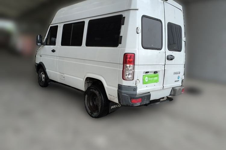 Used Iveco Daily 2021 2.5T A35 M1 Passenger Van 5-9 Seater Short Wheelbase Mid-Roof Design Dual Tires Side Sliding Door Rear Left 45 Deg