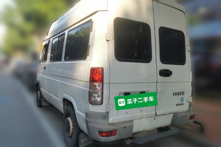 Used Iveco Daily 2021 2.5T A35 M1 Passenger Van 5-9 Seater Short Wheelbase Mid-Roof Design Single Tire Manual Doors Rear Left 45 Deg