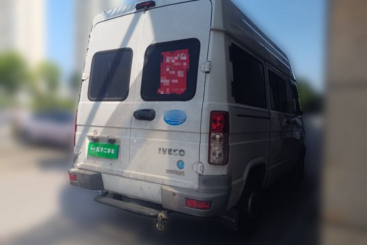 Used Iveco Daily 2021 2.5T A35 M1 Passenger Van 5-9 Seater Short Wheelbase Mid-Roof Design Single Tire Side-Sliding Door Rear Right 45 Deg