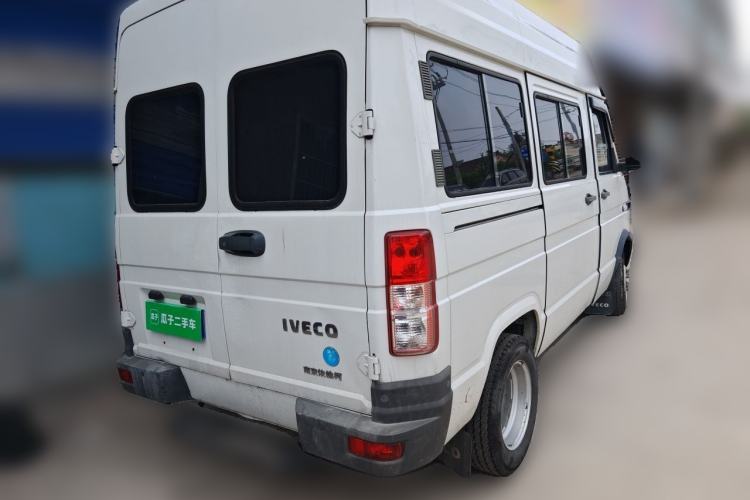 Used Iveco Daily 2021 2.5T A35 M1 Passenger Van 5-9 Seater Short Wheelbase Mid-Roof Design Dual Tires Side Sliding Door Rear Right 45 Deg