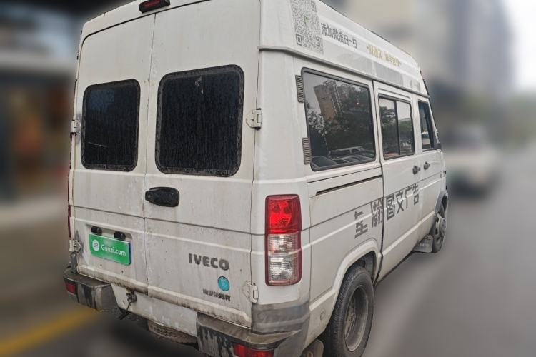Used Iveco Daily 2021 2.5T A35 M1 Passenger Van 5-9 Seater Short Wheelbase Mid-Roof Design Dual Tires Manual Doors Rear Right 45 Deg