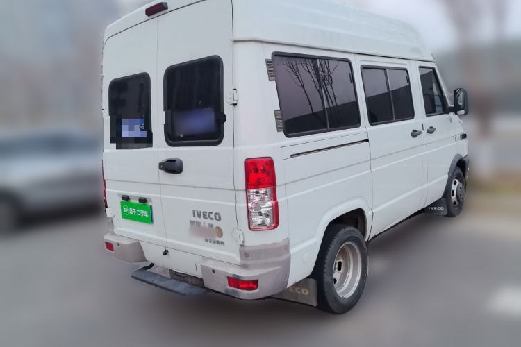 Used Iveco Daily 2021 2.5T A35 M1 Passenger Van 5-9 Seater Short Wheelbase Mid-Roof Design Dual Tires Side Sliding Door Rear Right 45 Deg