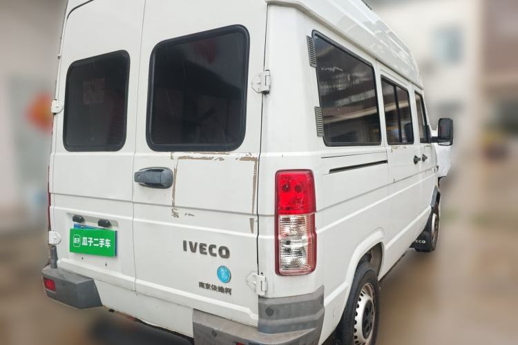 Used Iveco Daily 2021 2.5T A35 M1 Passenger Van 5-9 Seater Short Wheelbase Mid-Roof Design Single Tire Side-Sliding Door Rear Right 45 Deg