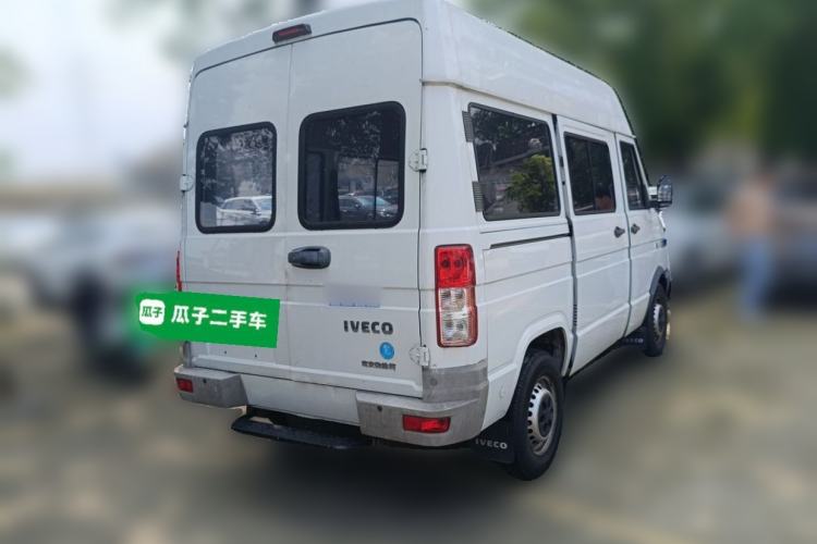 Used Iveco Daily 2021 2.5T A35 M1 Passenger Van 5-9 Seater Short Wheelbase Mid-Roof Design Single Tire Side-Sliding Door Rear Right 45 Deg