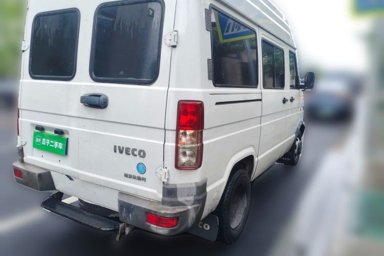 Used Iveco Daily 2021 2.5T A35 M1 Passenger Van 5-9 Seater Short Wheelbase Mid-Roof Design Dual Tires Manual Doors Rear Right 45 Deg