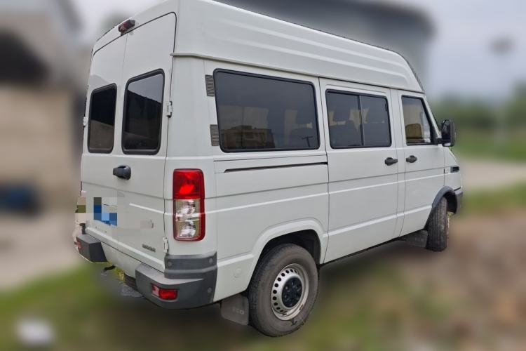 Used Iveco Daily 2021 2.5T A35 M1 Passenger Van 5-9 Seater Short Wheelbase Mid-Roof Design Single Tire Side-Sliding Door Rear Right 45 Deg