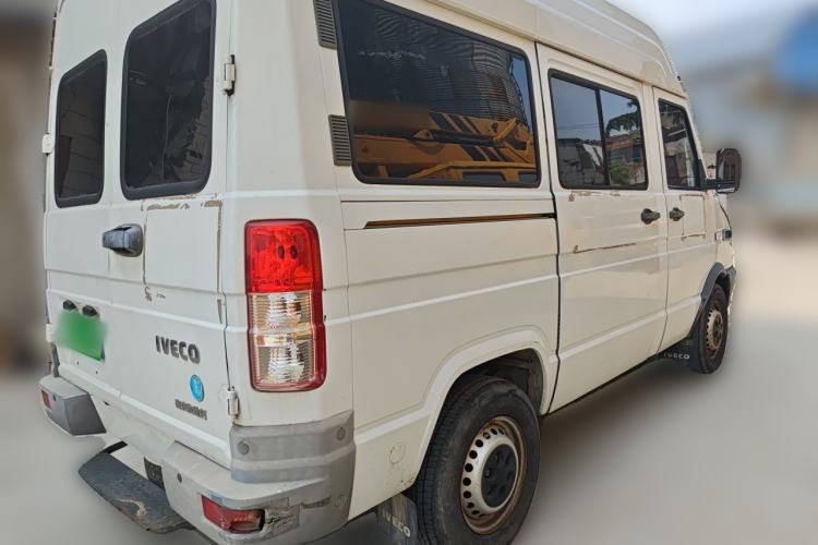 Used Iveco Daily 2021 2.5T A35 M1 Passenger Van 5-9 Seater Short Wheelbase Mid-Roof Design Single Tire Side-Sliding Door Rear Right 45 Deg