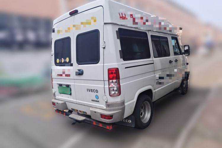 Used Iveco Daily 2021 2.5T A35 M1 Passenger Van 5-9 Seater Short Wheelbase Mid-Roof Design Dual Tires Side Sliding Door Rear Right 45 Deg