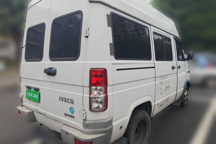 Used Iveco Daily 2021 2.5T A35 M1 Passenger Van 5-9 Seater Short Wheelbase Mid-Roof Design Dual Tires Manual Doors Rear Right 45 Deg