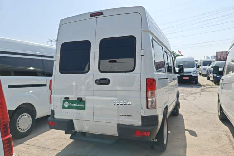 Used Iveco Daily 2021 2.5T A35 M1 Passenger Van 5-9 Seater Short Wheelbase Mid-Roof Design Dual Tires Side Sliding Door Rear Right 45 Deg