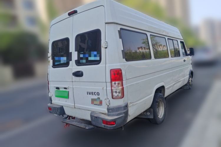 Used Iveco Daily 2021 2.5T A40 M1 Passenger Van 5-9 Seats Long Wheelbase Mid-Roof Design Dual Tires Manual Doors Rear Right 45 Deg