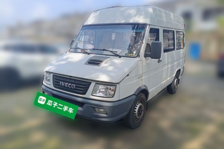 Used Iveco Daily 2021 2.5T A35 M1 Passenger Van 5-9 Seater Short Wheelbase Mid-Roof Design Single Tire Side-Sliding Door Guazi used car, China used car export, Used car for sale, Used cars, Cheapest cars for sale