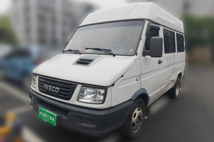 Used Iveco Daily 2021 2.5T A35 M1 Passenger Van 5-9 Seater Short Wheelbase Mid-Roof Design Dual Tires Manual Doors Guazi used car, China used car export, Used car for sale, Used cars, Cheapest cars for sale