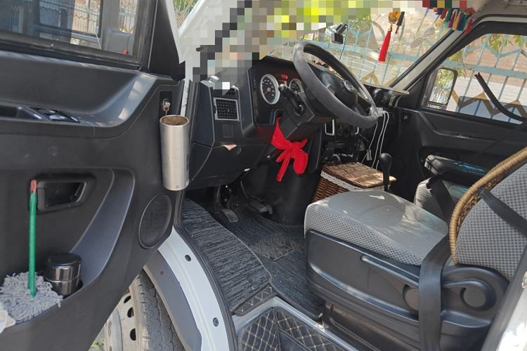 Used Iveco Daily 2022 2.5T A37 M1 Passenger Van 5-9 Seats Long Wheelbase Mid-Roof Design Dual Tires Side Sliding Doors Driver Seat