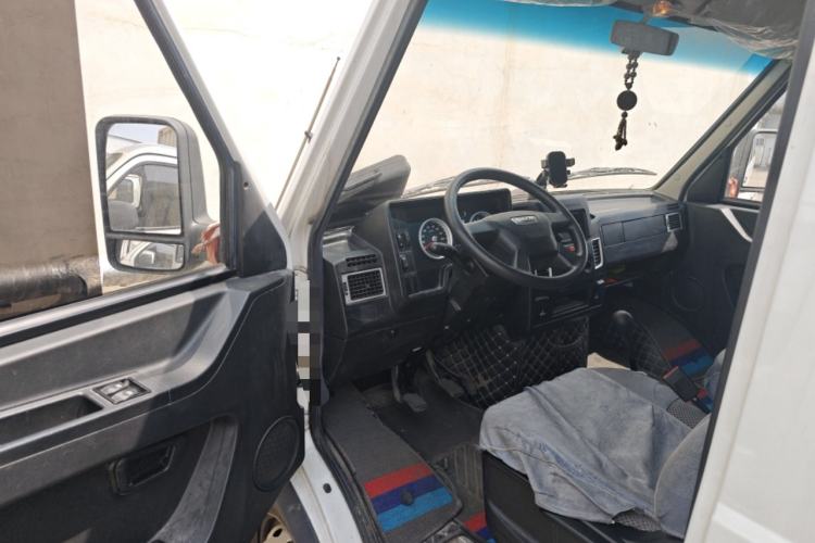 Used Iveco Daily 2022 2.5T A37 M1 Passenger Van 5-9 Seats Long Wheelbase Mid-Roof Design Dual Tires Side Sliding Doors Driver Seat