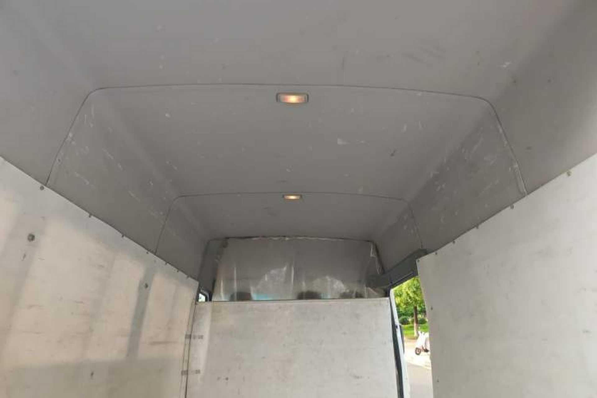 Used Iveco Daily 2022 2.5T A37 M1 Passenger Van 5-9 Seater Long Wheelbase Mid-Roof Design Dual Tires Manual Doors Headliner