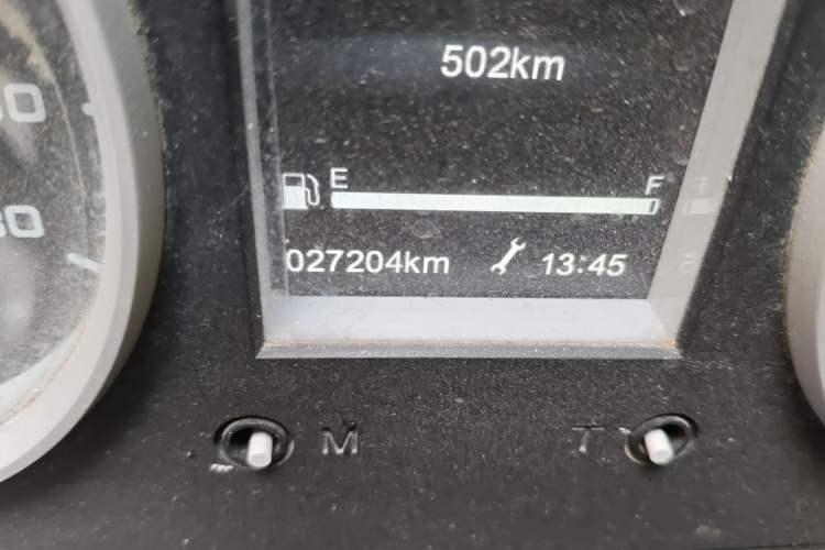 Used Iveco Daily 2022 2.5T A37 M1 Passenger Van 5-9 Seats Long Wheelbase Mid-Roof Design Dual Tires Side Sliding Doors Odometer Close Up