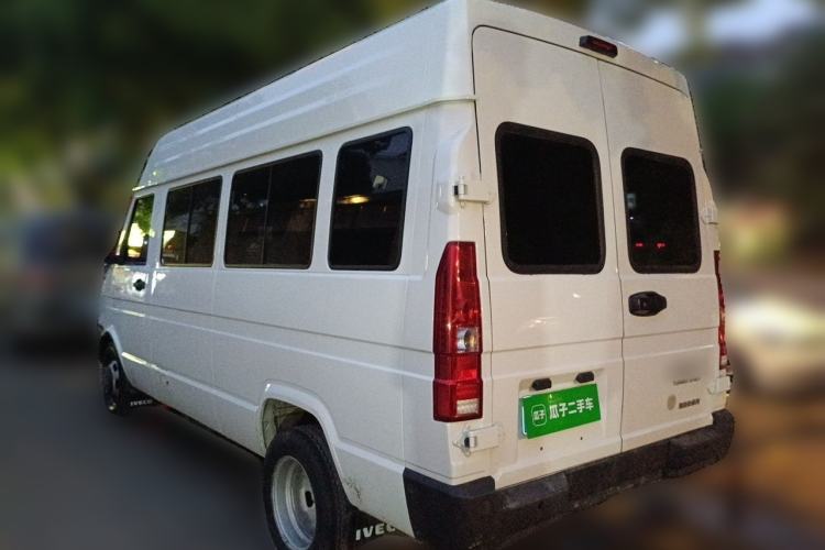 Used Iveco Daily 2022 2.5T A37 M1 Passenger Van 5-9 Seater Long Wheelbase Mid-Roof Design Dual Tires Manual Doors Rear Left 45 Deg