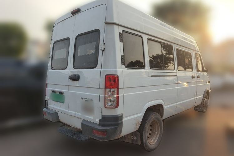 Used Iveco Daily 2022 2.5T A37 M1 Passenger Van 5-9 Seats Long Wheelbase Mid-Roof Design Dual Tires Manual Doors Rear Right 45 Deg