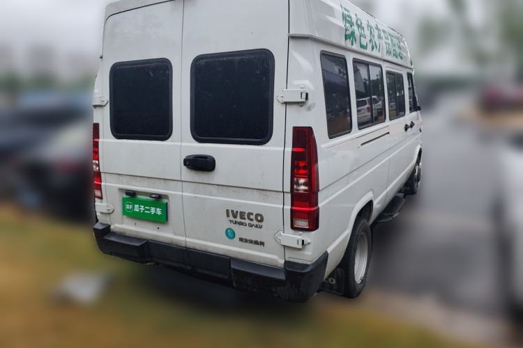 Used Iveco Daily 2022 2.5T A37 M1 Passenger Van 5-9 Seater Long Wheelbase Mid-Roof Design Dual Tires Manual Doors Rear Right 45 Deg