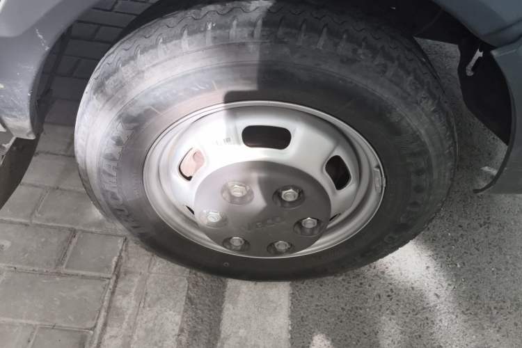 Used Iveco Daily  Right Front Wheel Hub