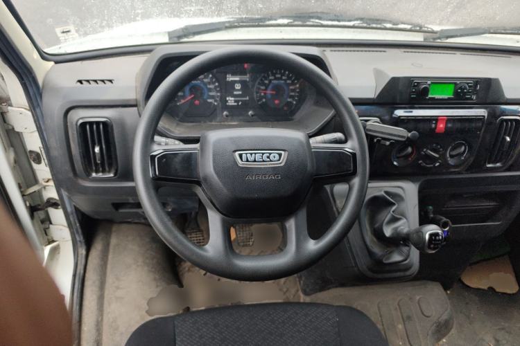 Used Iveco Daily 2022 2.5T A37 M1 Passenger Van 5-9 Seater Long Wheelbase Mid-Roof Design Dual Tires Manual Doors Steering Wheel