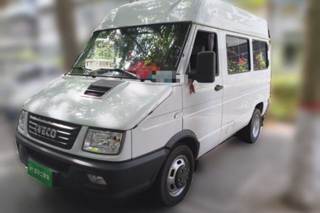 Used Iveco Daily Iveco Deway 2.5 Diesel, Manual Transmission, No Sunroof, 9 Seats