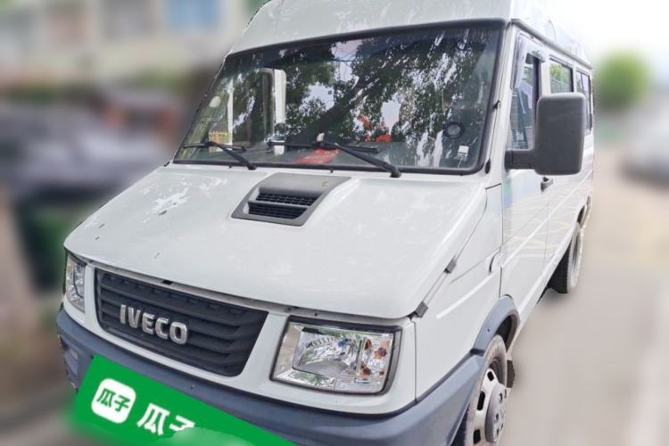 Used Iveco Daily 2022 2.5T A37 M1 Passenger Van 5-9 Seats Long Wheelbase Mid-Roof Design Dual Tires Manual Doors Guazi used car, China used car export, Used car for sale, Used Iveco cars, Cheapest cars for sale