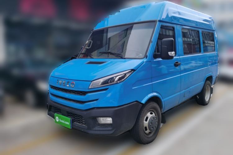 Used Iveco Daily 2023 2.5T A35M1 Short Wheelbase Mid-Roof Dual Tire Side-Sliding Doors 5–9 Seats Guazi used car, China used car export, Used car for sale, Used cars, Cheapest cars for sale