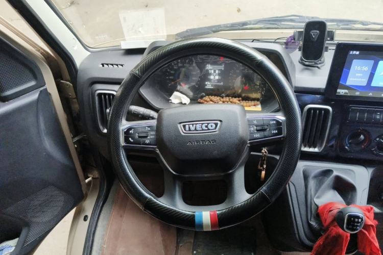 Used Iveco Daily 2023 2.5T A35M1 Multi-Purpose Passenger Vehicle Short Wheelbase Mid-Roof Design Dual Tires Manual Transmission Automatic Gearbox Steering Wheel