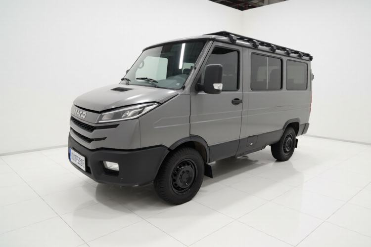 Iveco Daily 2023 2.5T A35M1 Multi-Purpose Passenger Vehicle Short Wheelbase Low Roof Single-Tire Side-Sliding Door Automatic Transmission