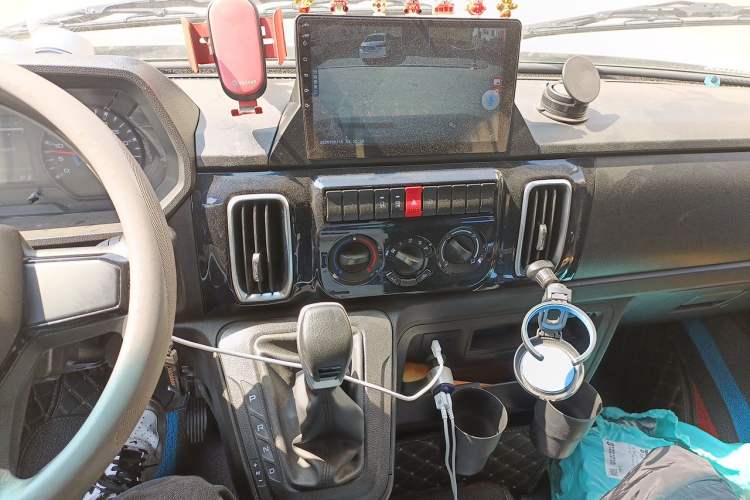 Used Iveco Daily 2023 2.5T A37M1 Multi-Purpose Passenger Vehicle Long Wheelbase Mid-Roof Dual Tires Manual Transmission Automatic Gearbox Audio And AC Panel