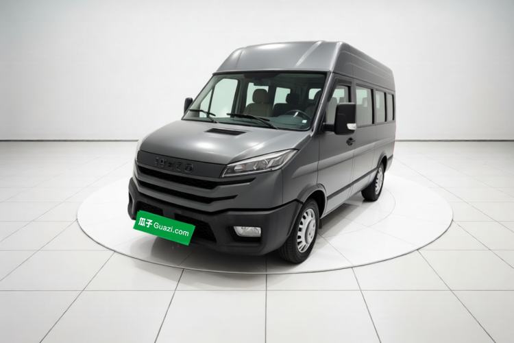 Iveco Daily 2023 2.5T V45 Van Long Wheelbase Mid-Roof Design Dual Tires Side Sliding Doors