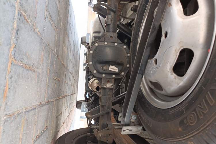 Used Iveco Daily 2023 2.5T A37M1 Multi-Purpose Passenger Vehicle Long Wheelbase Mid-Roof Dual Tires Manual Transmission Automatic Gearbox Chassis Rear