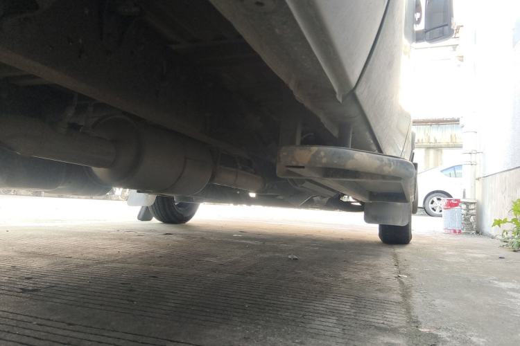 Used Iveco Daily 2023 2.5T A37M1 Multi-Purpose Passenger Vehicle Long Wheelbase Mid-Roof Design Dual Side Sliding Doors Automatic Transmission Chassis Rear Right
