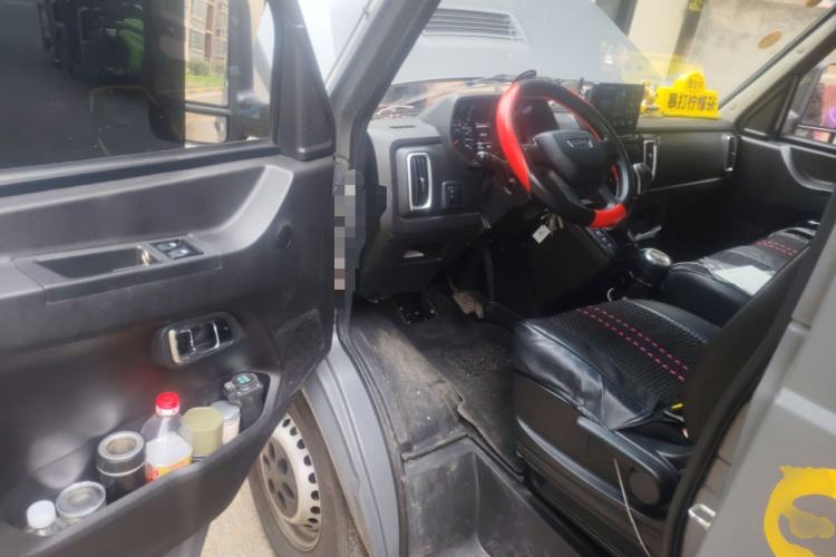 Used Iveco Daily 2023 2.5T A35M1 Multi-Purpose Passenger Vehicle Short Wheelbase Mid-Roof Design Single Tire Side-Sliding Door Automatic Transmission Driver Seat