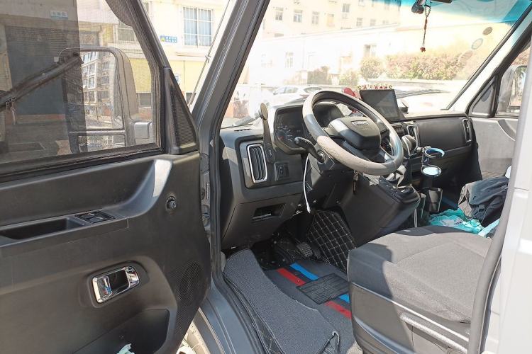 Used Iveco Daily 2023 2.5T A37M1 Multi-Purpose Passenger Vehicle Long Wheelbase Mid-Roof Dual Tires Manual Transmission Automatic Gearbox Driver Seat