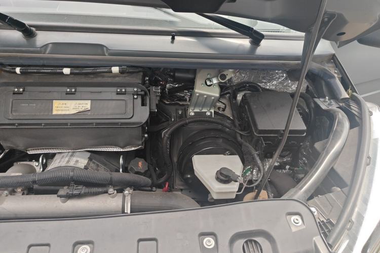 Used Iveco Daily 2023 2.5T A37M1 Multi-Purpose Passenger Vehicle Long Wheelbase Mid-Roof Dual Tires Manual Transmission Automatic Gearbox Engine Bay Left