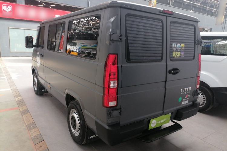 Used Iveco Daily 2023 2.5T A35M1 Multi-Purpose Passenger Vehicle Short Wheelbase Low Roof Single Tire Manual Transmission with Automatic Option Exterior 2