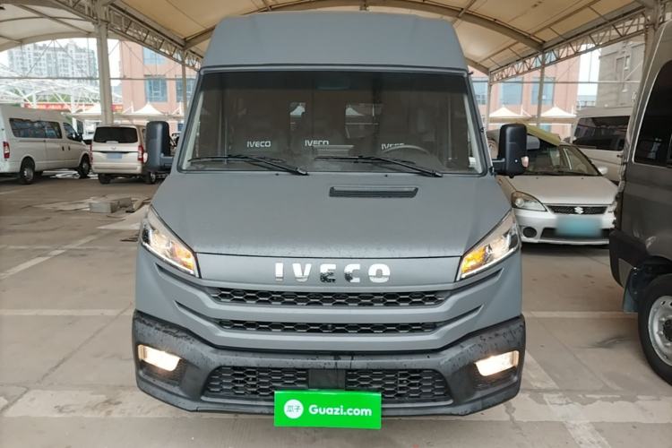 Used Iveco Daily 2023 2.5T A37M1 Multi-Purpose Passenger Vehicle Long Wheelbase Mid-Roof Design Dual Side Sliding Doors Automatic Transmission Front