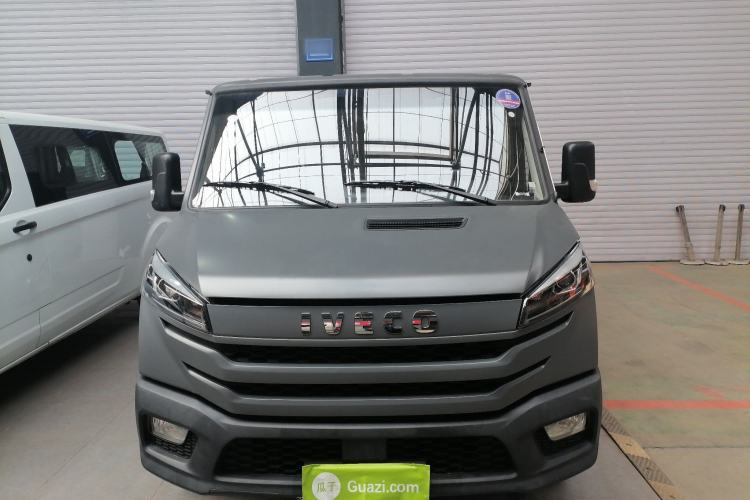 Used Iveco Daily 2023 2.5T A35M1 Multi-Purpose Passenger Vehicle Short Wheelbase Low Roof Single Tire Manual Transmission with Automatic Option Front