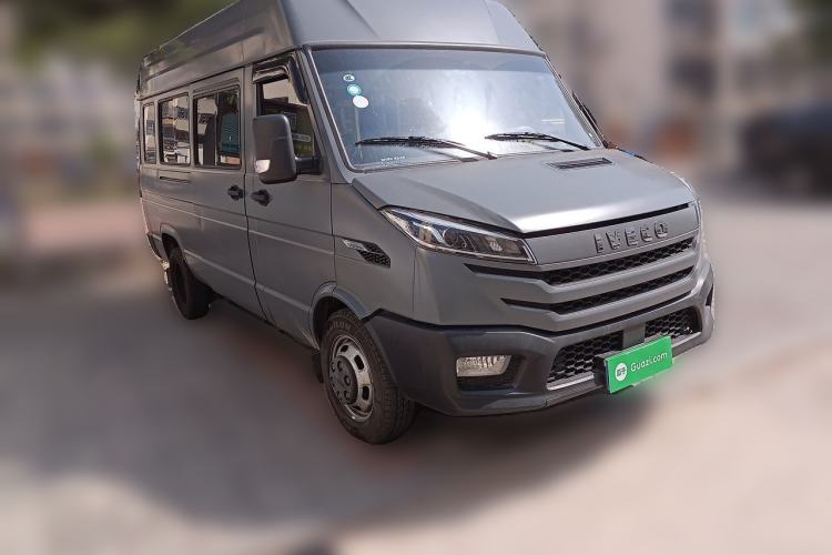 Used Iveco Daily 2023 2.5T A37M1 Multi-Purpose Passenger Vehicle Long Wheelbase Mid-Roof Dual Tires Manual Transmission Automatic Gearbox Front Right 45 Deg