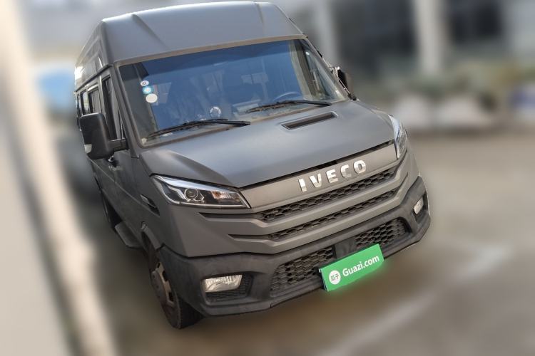 Used Iveco Daily 2023 2.5T A37M1 Multi-Purpose Passenger Vehicle Long Wheelbase Mid-Roof Design Dual Side Sliding Doors Automatic Transmission Front Right 45 Deg
