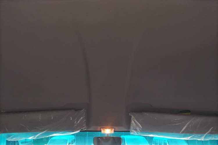 Used Iveco Daily 2023 2.5T A37M1 Multi-Purpose Passenger Vehicle Long Wheelbase Mid-Roof Design Dual Side Sliding Doors Automatic Transmission Headliner