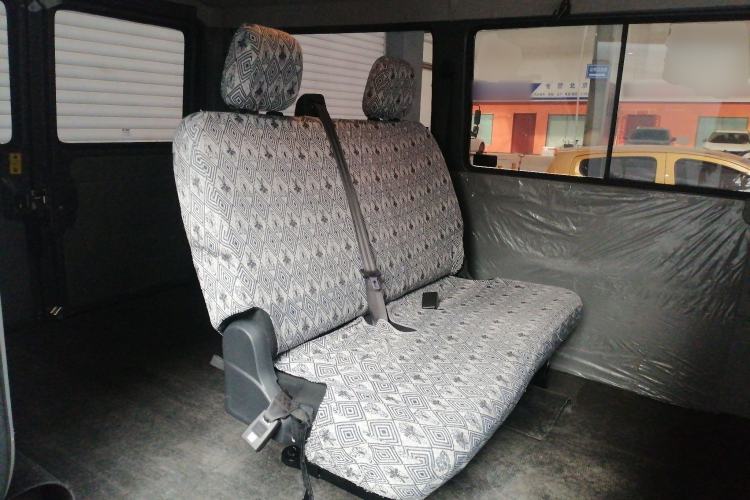 Used Iveco Daily 2023 2.5T A35M1 Multi-Purpose Passenger Vehicle Short Wheelbase Low Roof Single Tire Manual Transmission with Automatic Option Left Rear Seat