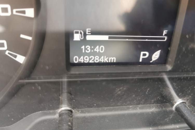Used Iveco Daily 2023 2.5T A35M1 Multi-Purpose Passenger Vehicle Short Wheelbase Low Roof Single-Tire Side-Sliding Door Automatic Transmission Odometer Close Up