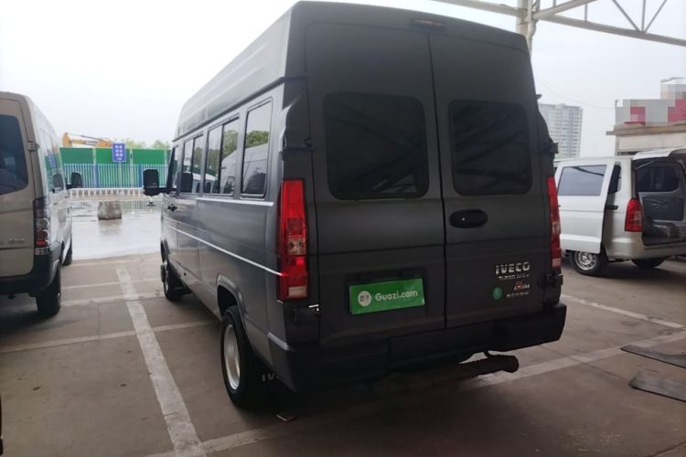 Used Iveco Daily 2023 2.5T A37M1 Multi-Purpose Passenger Vehicle Long Wheelbase Mid-Roof Design Dual Side Sliding Doors Automatic Transmission Rear Left 45 Deg
