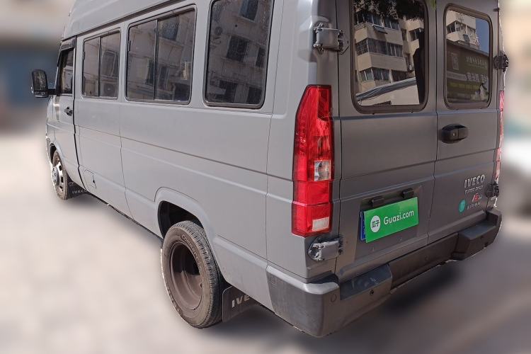 Used Iveco Daily 2023 2.5T A37M1 Multi-Purpose Passenger Vehicle Long Wheelbase Mid-Roof Dual Tires Manual Transmission Automatic Gearbox Rear Left 45 Deg