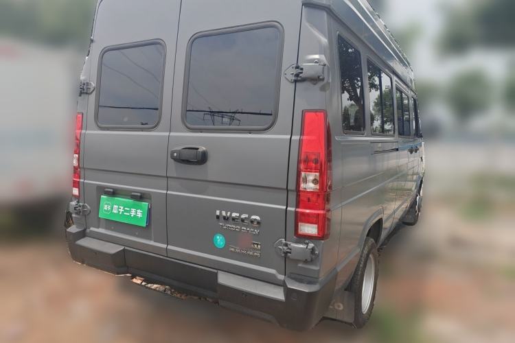 Used Iveco Daily 2023 2.5T A37M1 Multi-Purpose Passenger Vehicle Long Wheelbase Mid-Roof Dual Tires Manual Transmission Automatic Gearbox Rear Right 45 Deg