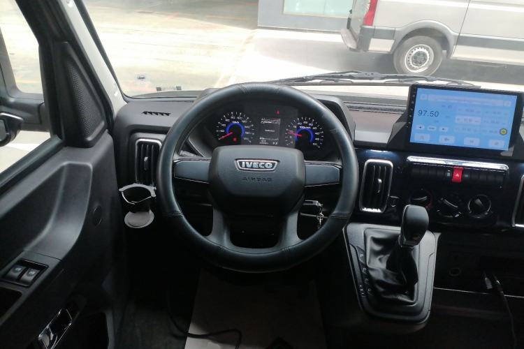 Used Iveco Daily 2023 2.5T A35M1 Multi-Purpose Passenger Vehicle Short Wheelbase Low Roof Single Tire Manual Transmission with Automatic Option Steering Wheel